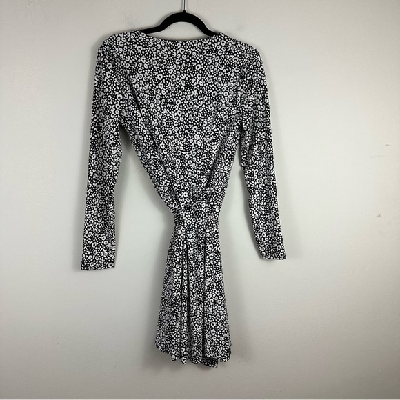 Loft | Black and White Leopard Print Long Sleeve True Wrap Dress Size 6 - Picture 7 of 7